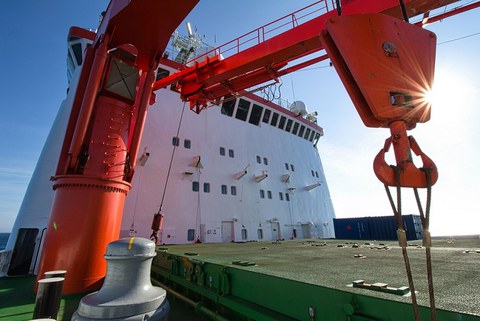 Polarstern, crane and bridge