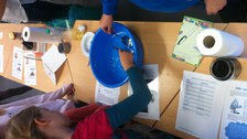 Schüler*innenexperiment zu Ölverschmutzungen