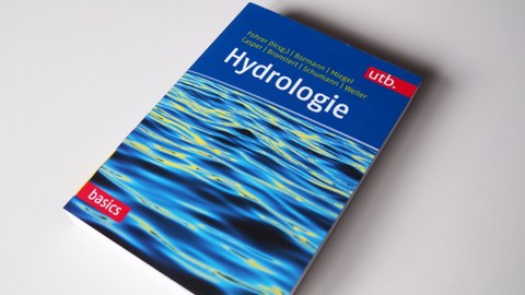 Titelseite des Buches Hydrologie
