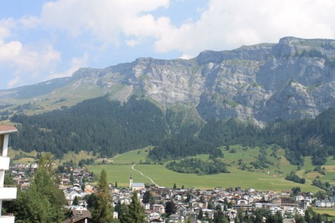 Blick auf das Abrissgebiet des Flimser Bergsturzes