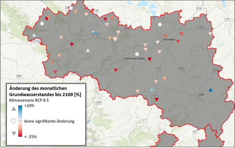 Change of monthly groundwater levels for single wells by 2100, shown as a percentage relative to the reference period 2000-2014, for climate scenario RCP 8.5 (strong temperature increase).