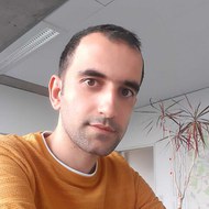 Foto. Porträtaufnahme von Alireza Khodabakhsi