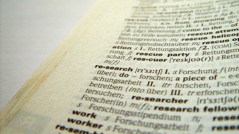 Englisches Wörterbuch aufgeschlagen beim Stichwort "Research"
