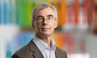 Prof. Niels Schütze
