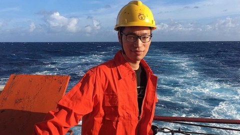 Foto Dr. Rui Zhu im Forschungskontext