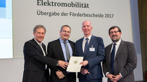 Übergabe Förderbescheide Elektromobilität mit PSts Barthle