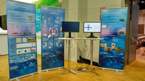 Stand der Professur Fahrzeugmechatronik auf der 10. VDV-Konferenz Elekbu 2019