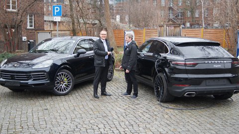 Fahrzeugübergabe Porsche an die Professur