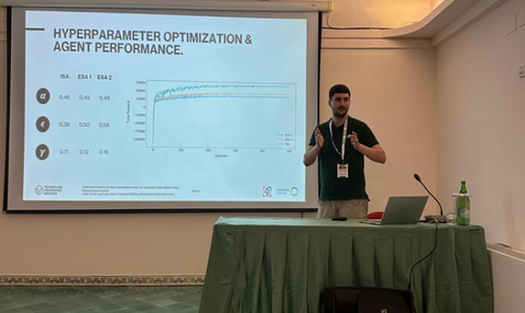 Matthias Ribesmeier presenting the work on Optimising locations of urban consolidation center for sustainable urban logistics using agent-based modelling