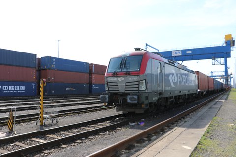 Container transshipment along the Eurasion rail corridor