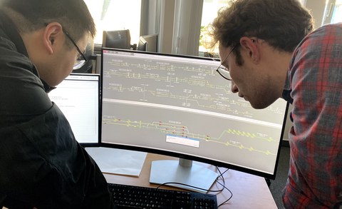 PRESIM-Bearbeiter am Computer