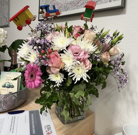 Blumenstrauß zur Verabschiedung von Frau Holland-Nell