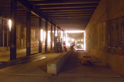 Ramp area for separating passenger station and sweeper