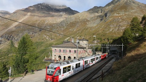 Alp Gruem an der Berninabahn
