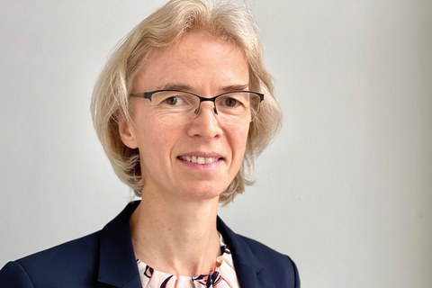 Das Bild zeigt Frau Professor Regine Gerike, die Inhaberin der Professur.