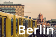 Das Bild zeigt die Innenstadt Berlins mit dem Schriftzug "Berlin"