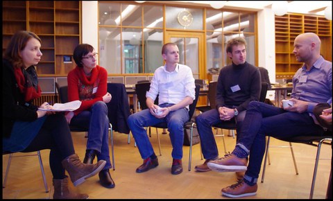 Diskussionsgruppe um Angela Francke