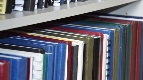 Diplomarbeiten Buchrücken