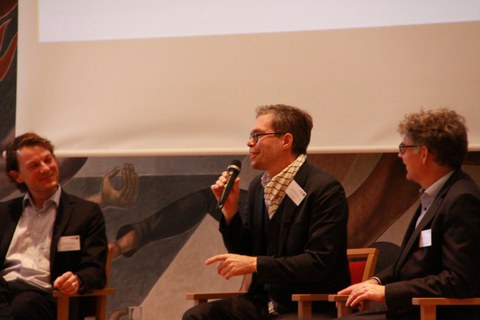 Aufgegriffen und Rückgefragt