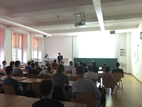 Martins Vortrag über menschliche und autonome Autofahrer im Computer