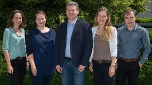 Gruppenbild der Beschäftigten der Professur von nah