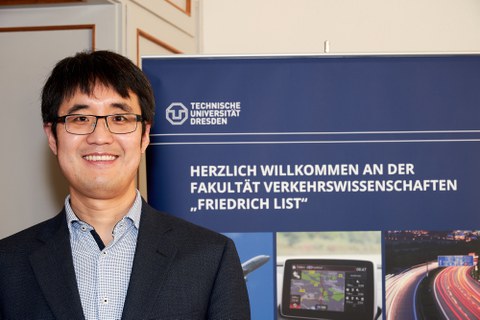 Portrait eines lächelnden Manneses