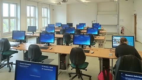 der PC Pool im Potthoff-Bau, Fakultät Verkehrswissenschaften 