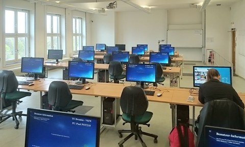 der PC Pool im Potthoff-Bau, Fakultät Verkehrswissenschaften 