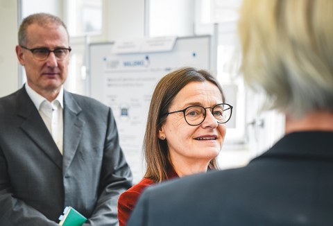 Professor Gerike welcomes the State Secretary