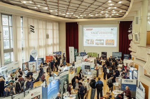 Das Bild zeigt die Karrieremesse KMV im Jahr 2023.