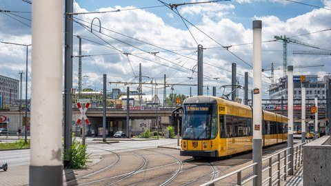 Straßenbahn am Hbf Dresden