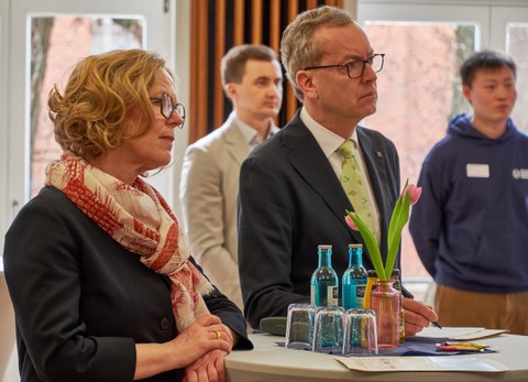 Staatsministerin Kraushaar bei der Projektpräsentation