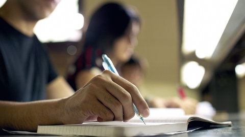 Nahaufnahme Stift und Block