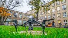 in the foreground drone on the meadow in front of the Potthoff building