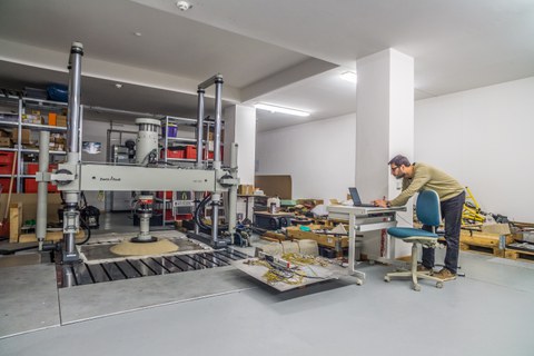 View into the railroad construction laboratory with the servo-hydraulic testing machine ZWICK HB 160