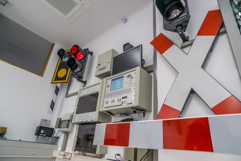Level crossing system in the Signalling Laboratory