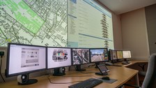Traffic Management System VAMOS Dresden; Workplace with computers and a variety of screens