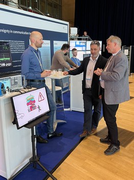 Gespräche am Stand