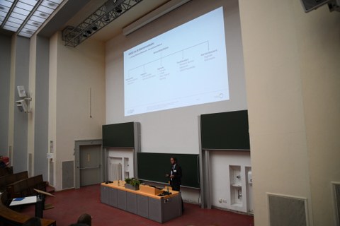 Albrecht Michler beim Vortrag auf der Sicherungstechnischen Fachtagung