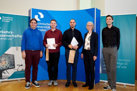 Gratulation der Preisträger des Lehrpreises der Fakultät Verkehrswissenschaften 