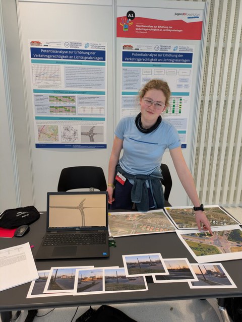 Tabea Degenhardt beim Regionalwettbewerb Jugend Forscht