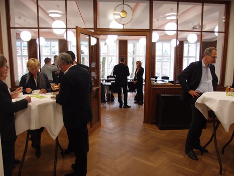Informal exchange in the "Old Library"