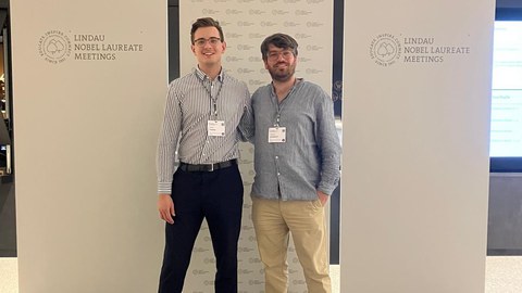 Valentin Lindlacher & Daniel Vrankar vor einer Wand