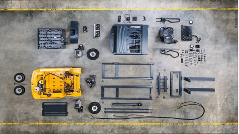 Parts of a disassembled forklift truck in the Used Equipment Center Dresden
