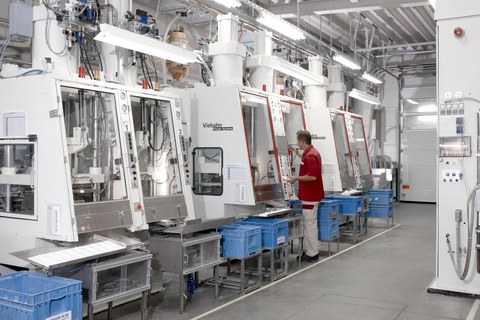 Produktionsanlagen (Maschinen) von SchoPlast.