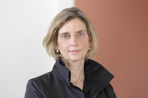 Das Bild zeigt ein Portrait von Frau Prof. Dr. Bärbel Fürstenau.