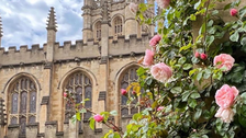 Zu sehen ist ein College in Oxford