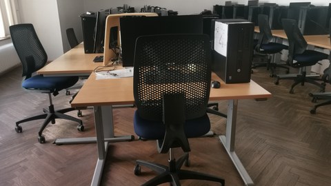 neue Stühle im PC-Pool