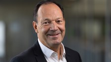 Zu sehen ist Prof. Rainer Lasch