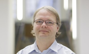 Dr. Matthias Lohse